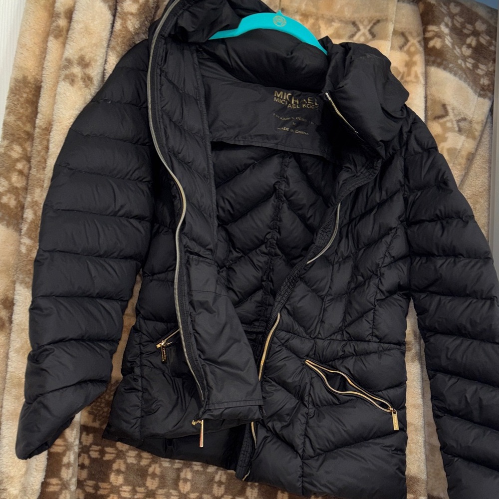 Michael Kors Black Quilted Hooded Packable Puffer Jacket with Gold Hardware